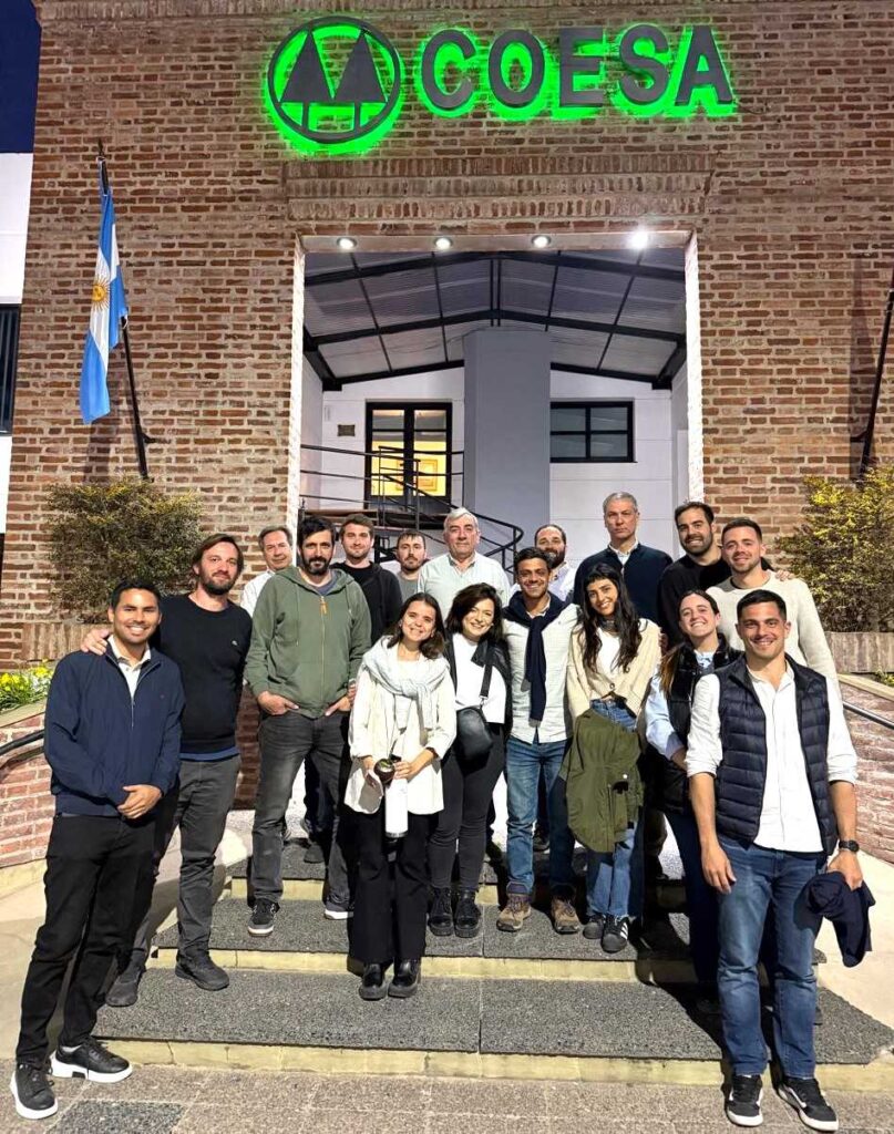 Delegación del CIAS en visita a COESA